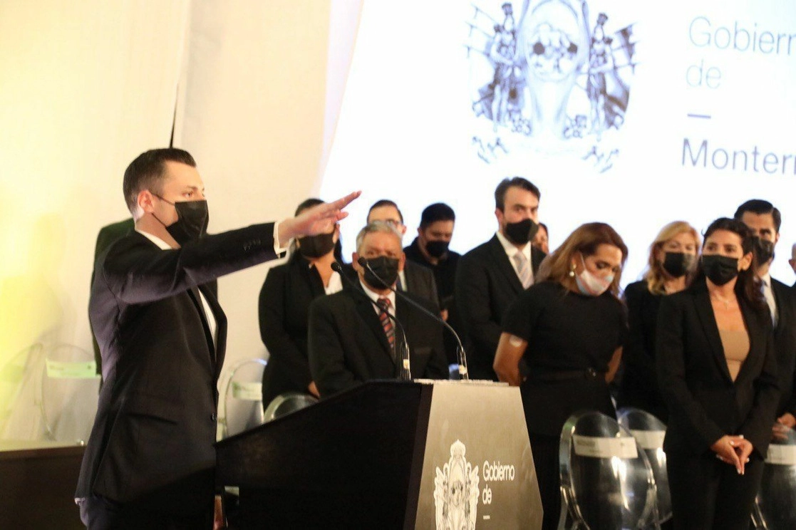 Luis Donaldo Colosio Riojas rinde protesta como alcalde de Monterrey en el Palacio Municipal, el 30 de septiembre de 2021. Foto Cuartoscuro