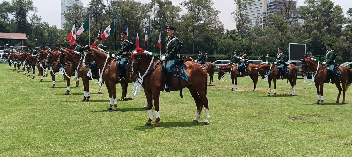 Ceremonia conmemorativa del Cuarto Aniversario de la Creación de la Comandancia del Ejército Mexicano”, en las instalaciones del Campo Deportivo Militar “Marte”, en la Ciudad de México