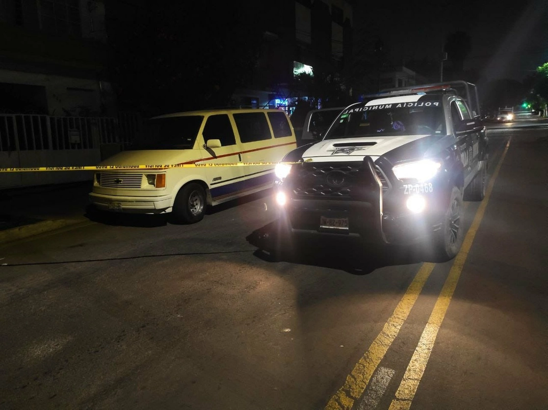 Policías de Zapopan, Jalisco, en operativo. Foto tomada de la cuenta de Twitter @PoliciaZapopan