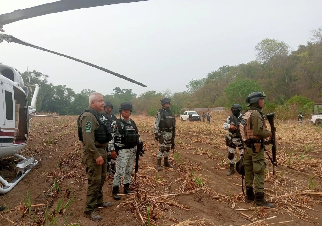 La Policía de Investigación dio a conocer que sujetos abrieron fuego contra los funcionarios civiles y los uniformados, quienes repelieron el ataque. Foto La Jornada.