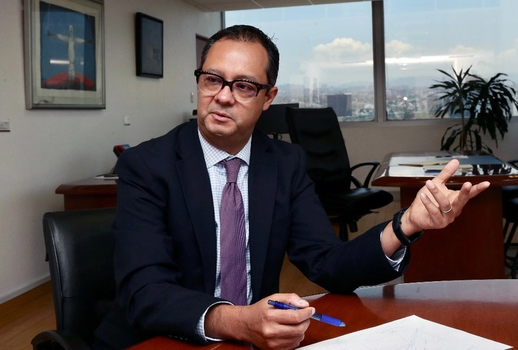 Gabriel Yorio, subsecretario de Hacienda, reveló que el paquete económico tendrá como eje que la deuda no rebase 50 por ciento del PIB. Foto Roberto García Ortiz 