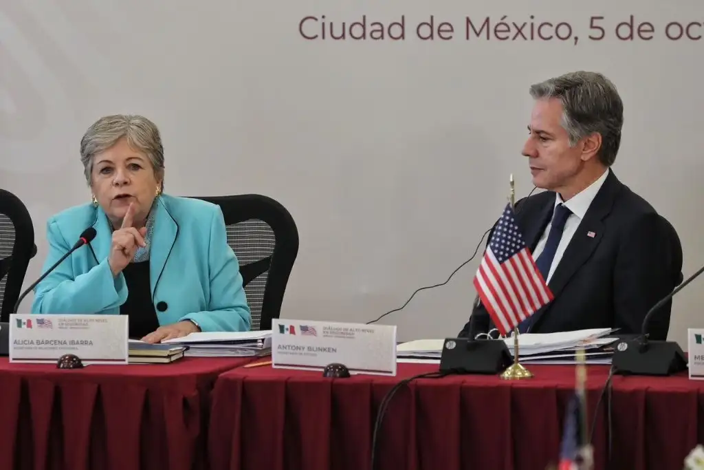 La canciller Alicia Bárcena y el secretario de Estado estadunidense, Antony Blinken, encabezan la Reunión de Alto Nivel en Seguridad México-Estados Unidos, en Palacio Nacional, en la Ciudad de México, el 5 de octubre de 2023. Foto Marco Peláez



