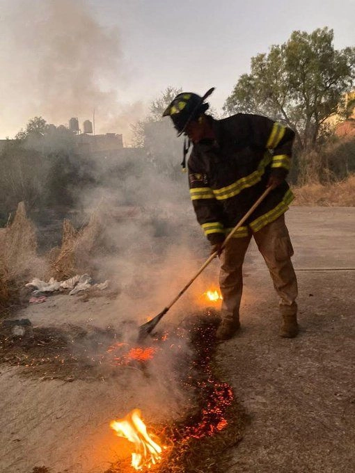 Los bomberos han atendido al menos once incendios entre este lunes y martes. Foto