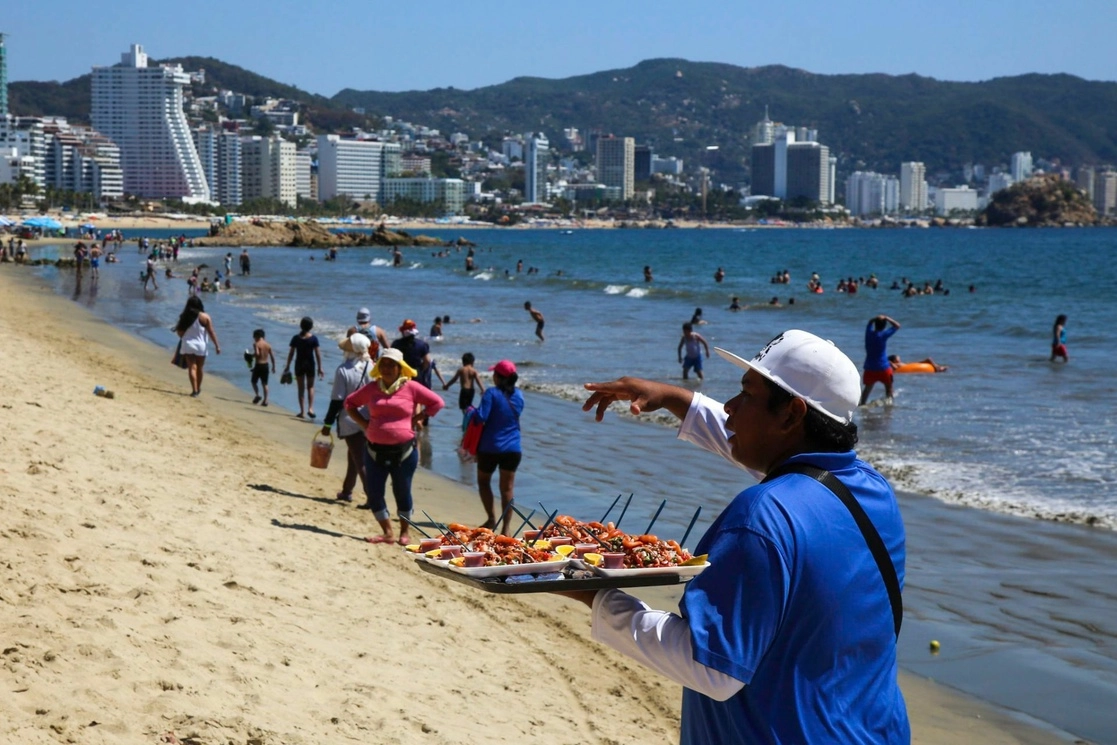 Pequeños comerciantes y prestadores de servicios turísticos de Acapulco demandar saber el destino de impuestos locales y estatales. Foto Cuartoscuro