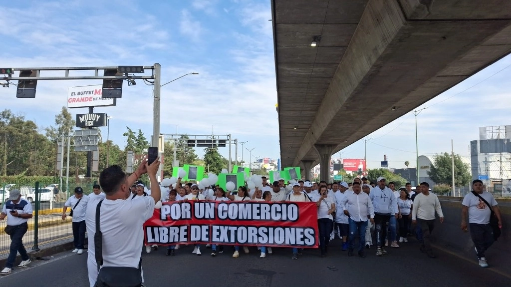 Amas de casa, adultos mayores, hombres y mujeres, integraron el contingente de manifestantes. Foto La Jornada