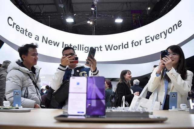 Asistentes al Mobile World Congress 2023. Foto Afp