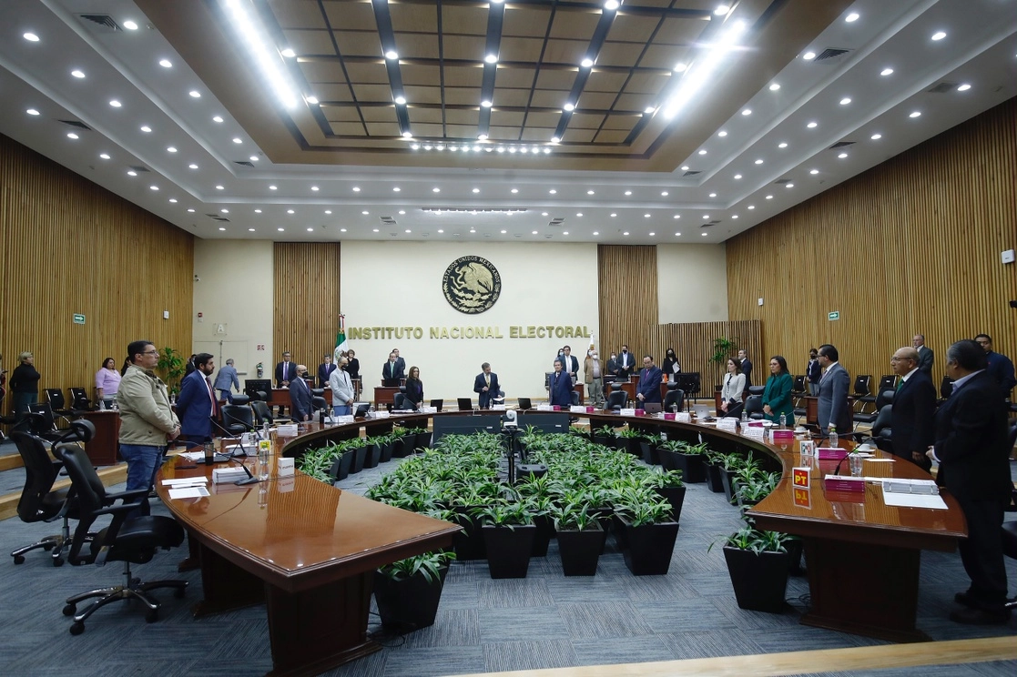 El pleno del Instituto Nacional Electoral durante su sesión ordinaria en la Ciudad de México, el 27 de febrero de 2023. Foto Cristina Rodríguez