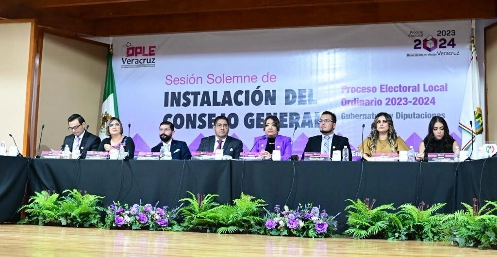 Ayer se celebró la instalación del Consejo General del Organismo Público Local Electoral de Veracruz, en la cual los representantes de los distintos partidos políticos destacaron la importancia de la transparencia en los comicios de 2024. Foto Eirinet Gómez