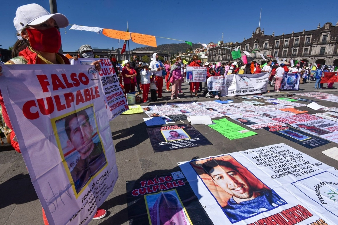 Durante una manifestación en Toluca, familiares de personas privadas de la libertad en los penales del estado de México. Foto Cuartoscuro / Archivo