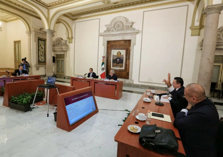Primera sesión extraordinaria de la Comisión de amnistía. Foto tomada de la cuenta de Twitter @A_Encinas_R
