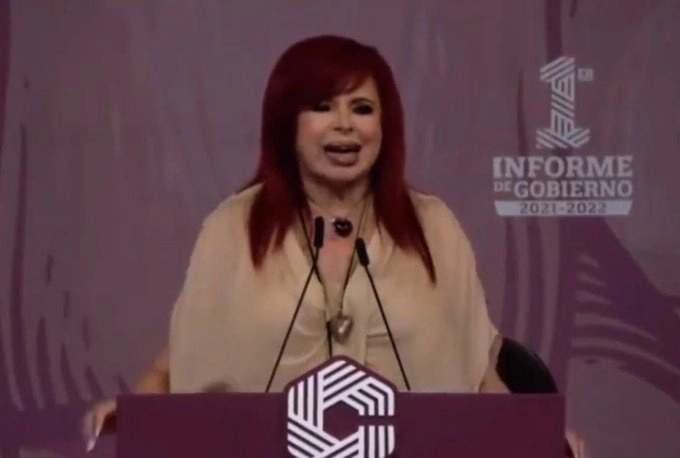 La gobernadora de Campeche, Layda Sansores durante su primer informe de gobierno.