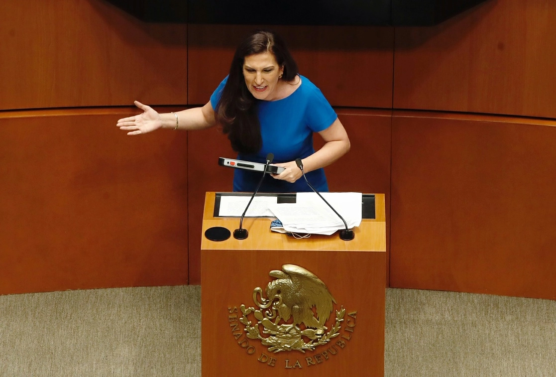 La presidenta de la Comisión de Derechos Humanos del Senado, Kenia López Rabadán, durante una sesión. Foto Cristina Rodríguez / Archivo