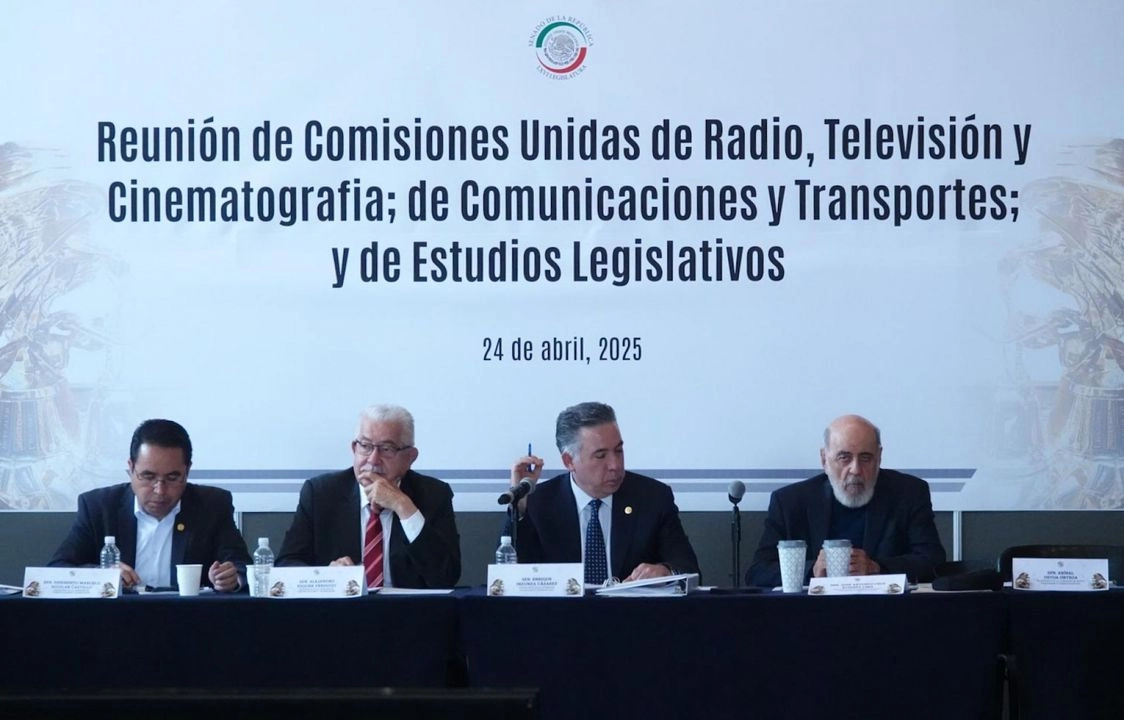 Reunión de Comisiones Unidad de Radio, Televisión y Cinematografía; de Comunicaciones y Transportes; y de Estados Legislativos, en el Senado. 