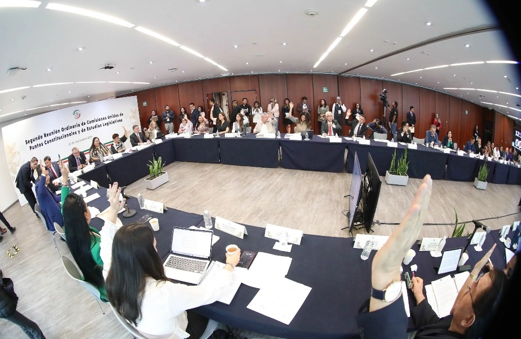 Reunión de Comisiones Unidas de Puntos Constitucionales y de Estudios Legislativos. Foto Senado de la República
