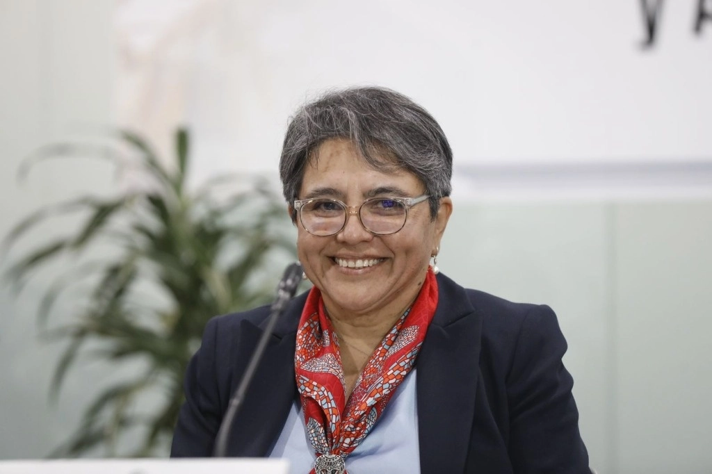 La titular de SFP, Raquel Buenrostro durante su comparecencia ante comisiones del Senado de la República. Foto Germán Canseco
