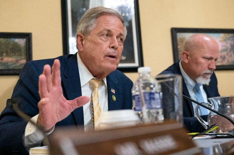 Los representantes Ralph Norman y Chip Roy, ambos miembros del conservador House Freedom Caucus. Foto Ap 
