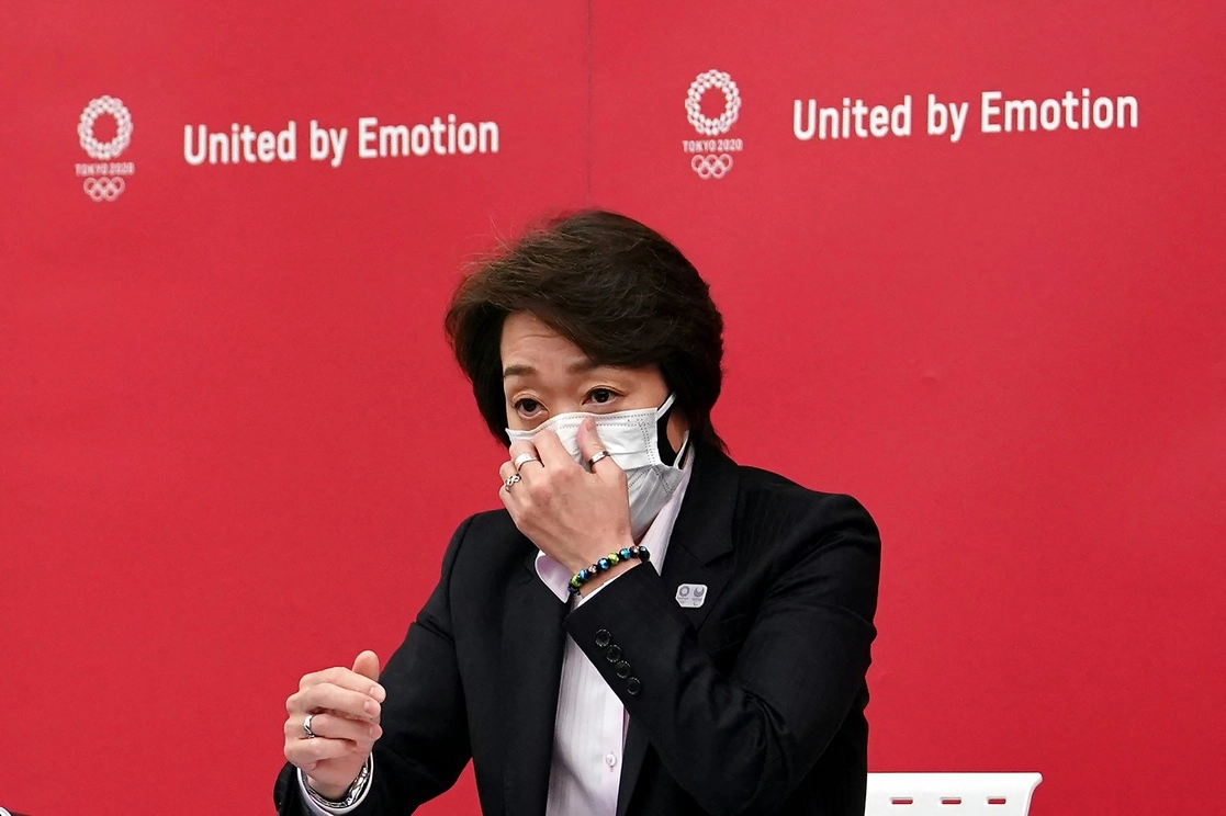 La presidenta del Comité Organizador de los Juegos Olímpicos de Tokio, Seiko Hashimoto, durante una conferencia de prensa, el 11 de marzo de 2021. Foto Pool vía Afp