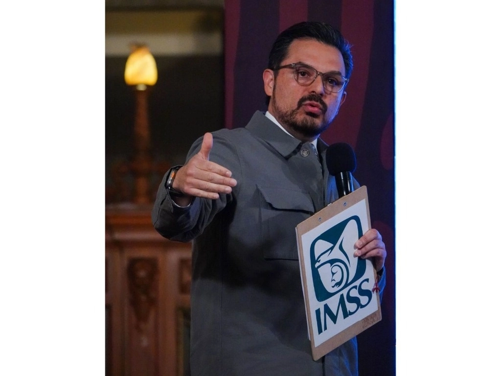 El titular del IMSS, Zoé Robledo, durante la conferencia matutina en Palacio Nacional, en la Ciudad de México, el 18 de junio de 2024. Foto Cuartoscuro
