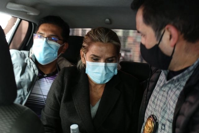 La ex presidenta de ‘facto’ de Bolivia fue detenida el sábado cuando estaba "hábilmente escondida" en un domicilio de la ciudad de Trinidad. Foto Afp