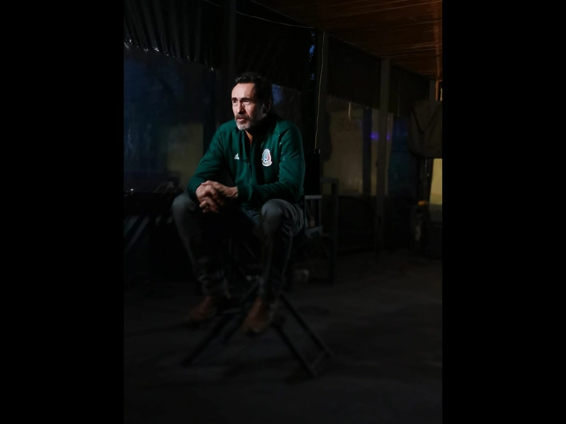 Estar frente al piano es tan necesario como comer o respirar, señala el intérprete actoral, Demián Bichir. Foto cortesía Gerardo Jiménez S / Prensa Danna