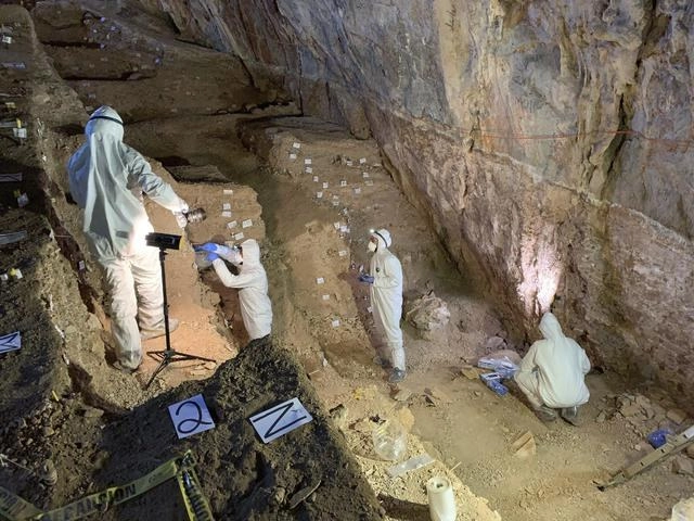 Utensilios hallados en una cueva en México evidencian que los humanos vivían en Norteamérica hace más de 30 mil años. Foto Ap