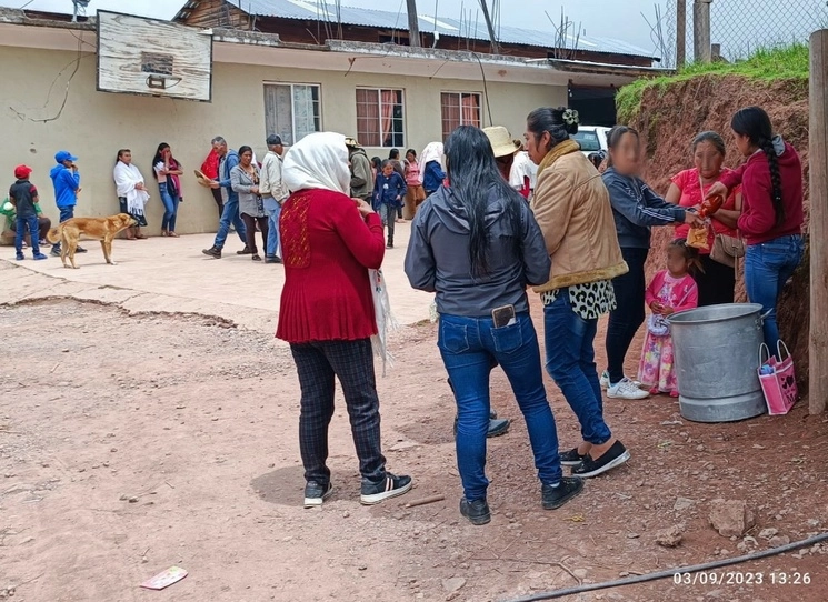 Niñas, niños y las mujeres son las que más sufren las consecuencias del desplazamiento forzado en los pueblos de la Sierra Madre del Sur y de San Miguel Totolapan, en la Tierra Caliente de Guerrero. Foto Sergio Ocampo