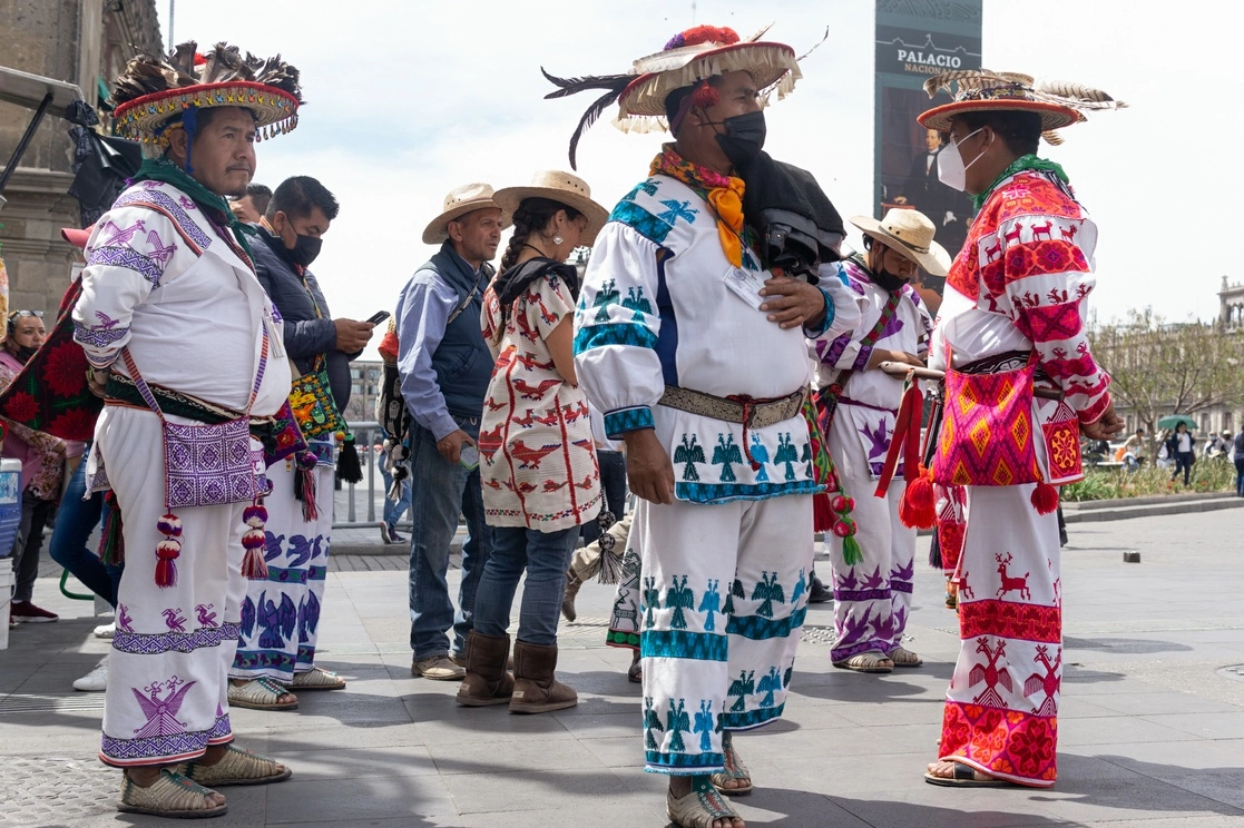Integrantes del pueblo Wixárika en la Ciudad de México, el 22 de marzo de 2022. Foto Pablo Ramos