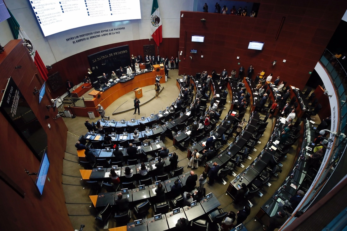 La enmienda sobre las fuerzas armadas fue aprobada con 87 votos en favor y 40 en contra, dos más de los requeridos para lograr la mayoría calificada. Fue una sesión en la que opositores afirmaron que se compraron voluntades, lo cual fue refutado. Foto Cristina Rodríguez 