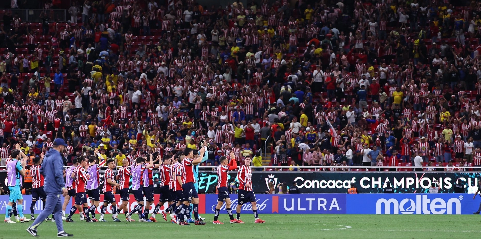América fue mejor en el primer tiempo, pero solo generó un par de disparos a puerta, uno del español Álvaro Fidalgo. Foto 