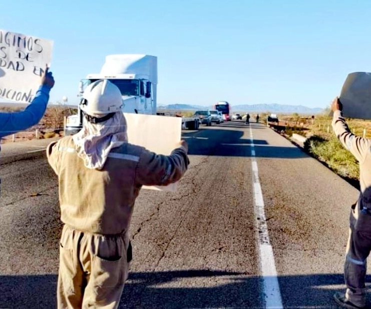 Las protestas ante la empresa Real de Ángeles iniciaron hace una semana frente al acceso de la mina, ubicada en la carretera que une a Mexicali con el recién creado municipio de San Felipe. Foto ‘La Jornada’