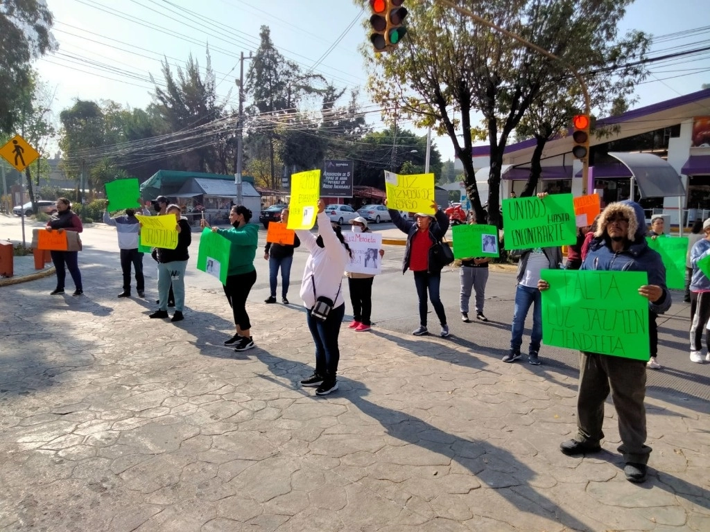 Familiares y vecinos exigen la localización de Luz Jazmín Mendieta Orea, desaparecida el 25 de octubre luego de salir de su trabajo. Foto 'La Jornada'