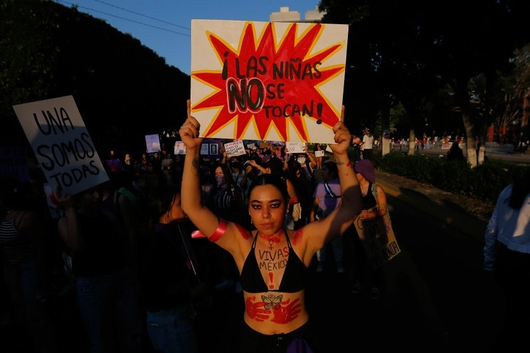 “Yo lo único que pido es justicia para mi niña y hacer efectiva la consigna de que: las niñas no se tocan en el estado de México”, planteó Victoria Figueiras Treviño, madre de la menor. Foto Cuartoscuro / Archivo

