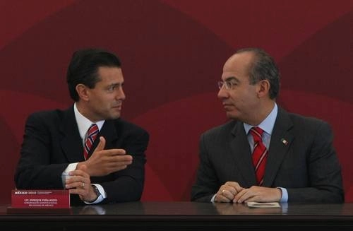 Los ex presidentes Enrique Peña Nieto y Felipe Calderón. Foto María Meléndrez Parada / Archivo
