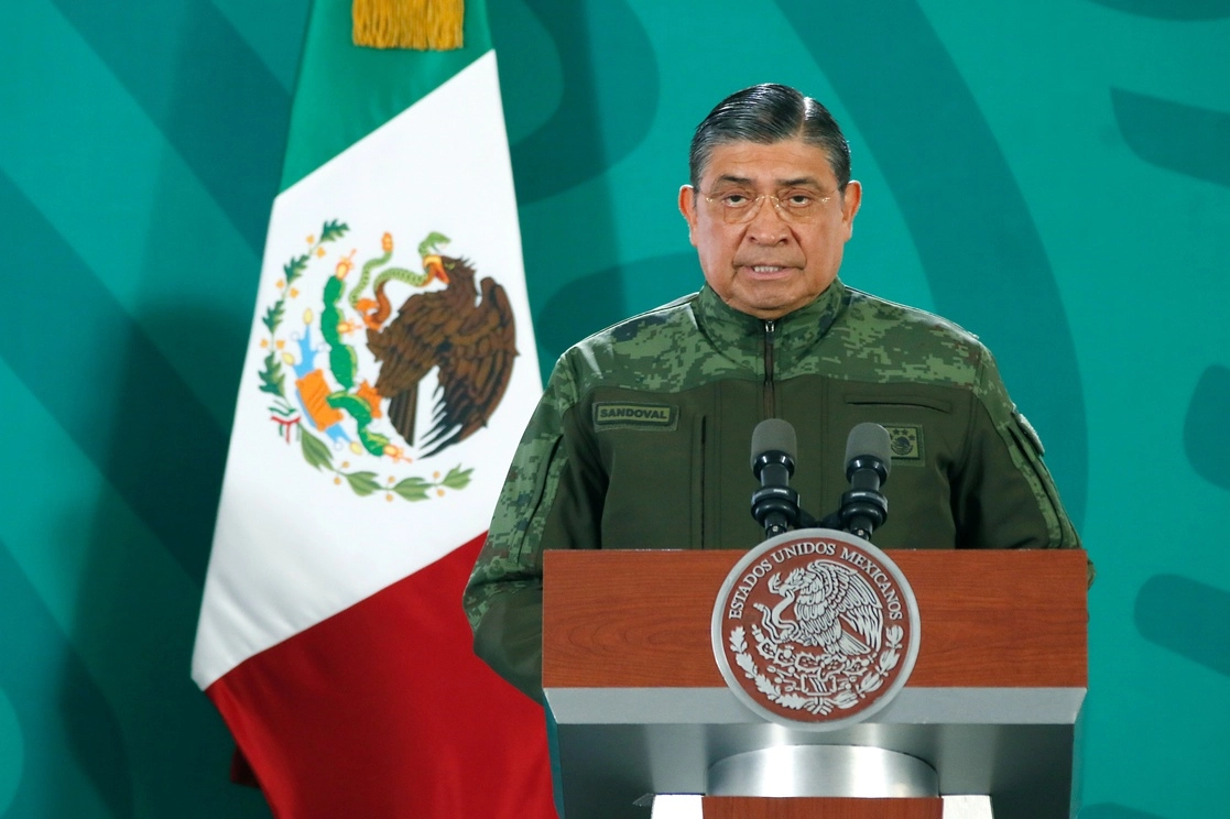 Luis Cresencio Sandoval, secretario de la Defensa Nacional, participó ayer en la conferencia de prensa matutina del Presidente en Guadalupe, Zacatecas. Foto Presidencia
