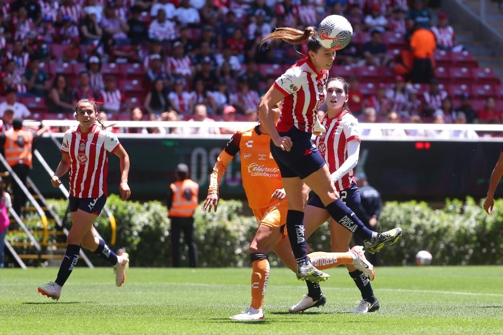 Chivas y Atlas femeniles dividieron puntos en el estadio Akron. Foto Tomada de X @ChivasFemenil