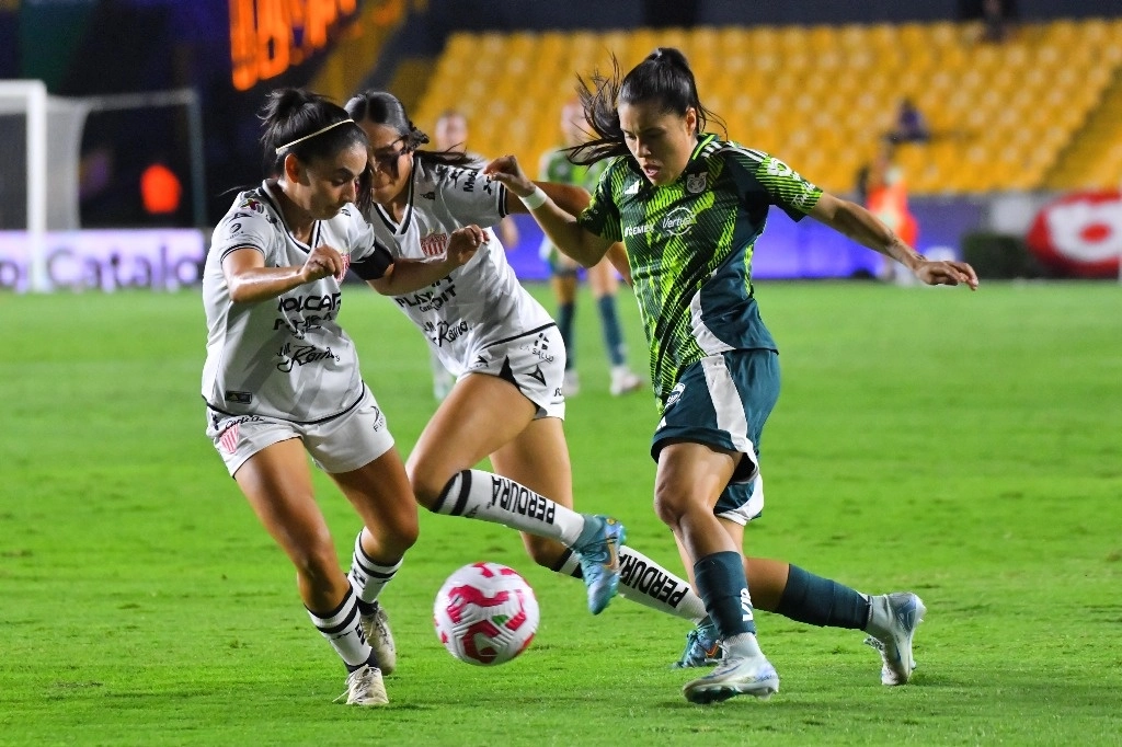 Con cinco goles de Jacqueline Maga Ovalle, Tigres se impuso por 6-0 ante Necaxa en partido pendiente de la fecha tres del torneo Apertura 2024 de la Liga Mx Femenil. Foto tomada de X @LigaBBVAFemenil.