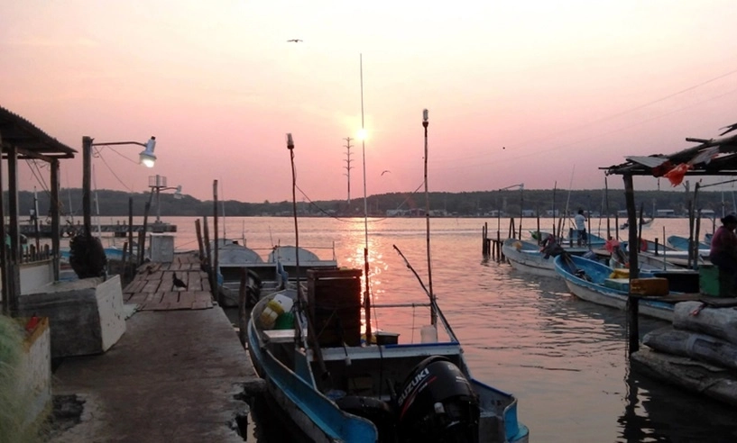 Barra de San Pedro, Tabasco. Foto R. Lara, tomada del sitio de https://www.jornada.com.mx/2022/05/21/delcampo/articulos/pesca-artesanal-soberania.html / Archivo