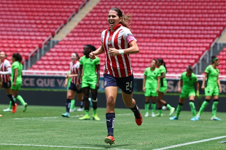 Alicia Cervantes marcó a los minutos 50 y 56 para el 2-0 definitivo ante Bravas de Juárez. Foto Tomada de X @ChivasFemenil