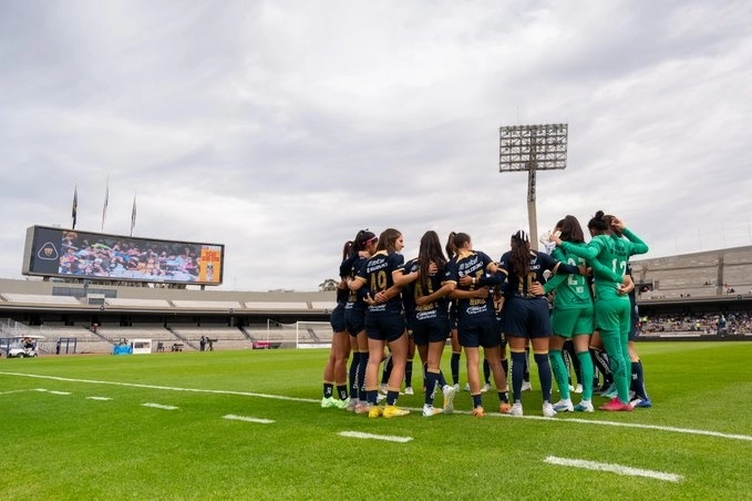 El equipo femenil de Pachuca derrotó 2-1 a las de Pumas en el Estadio Olímpico Universitario. Foto @LigaBBVAFemenil