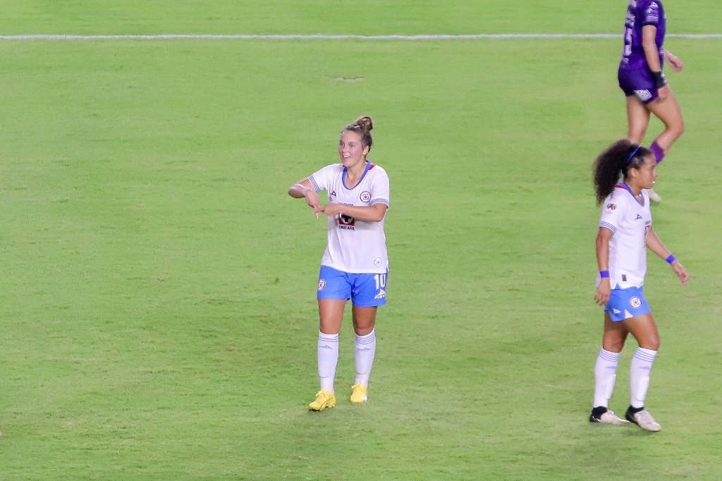 Sarah Anne Huchet, de 30 años de edad, llegó a La Máquina en esta temporada como flamante refuerzo y ha cumplido con las expectativas. Foto @AzulFemenil 