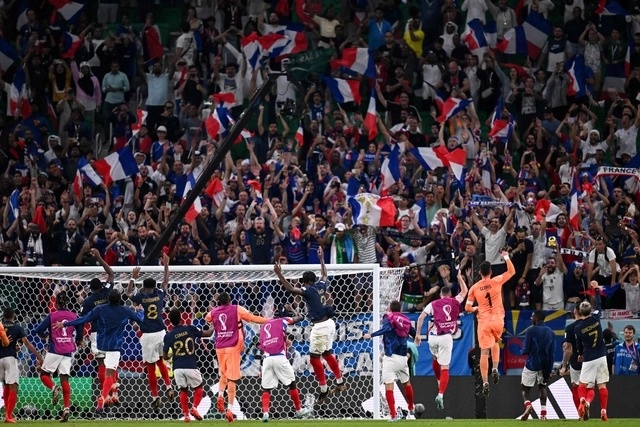 La selección francesa celebra su triunfo ante Polonia y con ellos su pase a cuartos de final del Mundial Qatar 2022 Foto Afp 