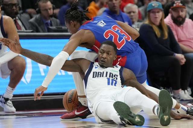Con otra anotación de salto de Hayes dentro de una ofensiva de 10-0, Detroit amplió su ventaja a 113-104. Foto Ap