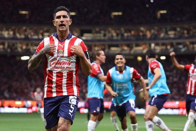 With a goal from Guzmán, Chivas takes a 1-0 lead against Toluca