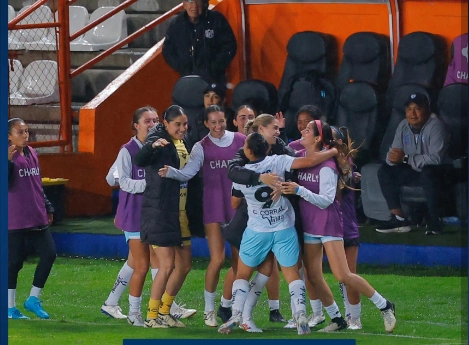 Corral tan sólo tardaría otros cuatro minutos para firmar su propio tanto al recibir un pase filtrado. Foto @TuzosFemenil