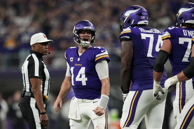 El mariscal de campo de los Minnesota Vikings, Sam Darnold celebra un pase de touchdown durante la segunda mitad de un partido. Foto Ap