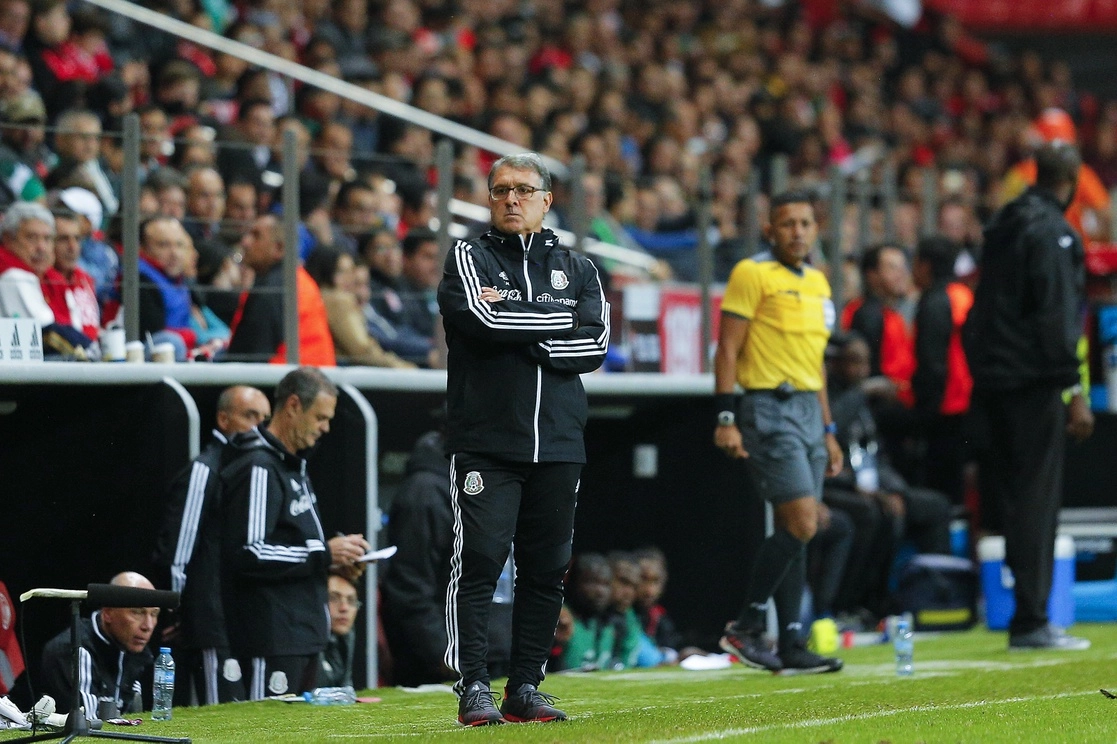 El técnico del ‘Tri’, Gerardo 'Tata' Martino, dijo que espera contar con Raúl Jiménez para las eliminatorias rumbo al Mundial de Qatar. Foto Jam Media