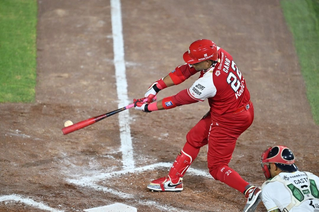 Los Diablos Rojos del México vencieron 10-6 a los Bravos de León en el tercer juego de la serie realizado en el Estadio Domingo Santana. Foto 