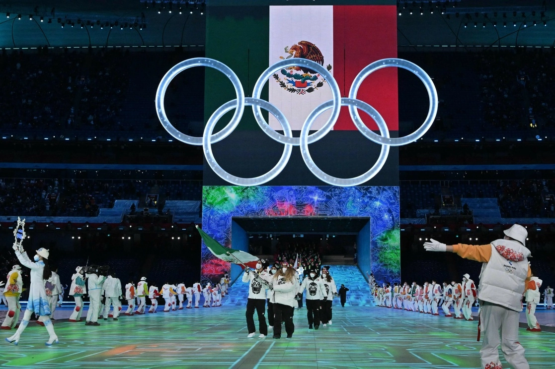 Por décima ocasión, México asiste a una cita olímpica invernal. En esta edición de Pekín participará con un patinador y tres esquiadores. Los abanderados Donovan Carrillo (izquierda) y Sarah Schleper. Foto Afp