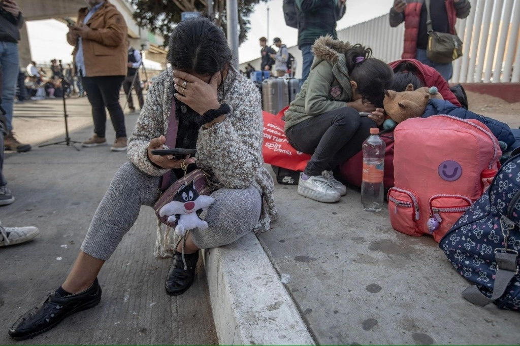Ante cancelación de citas programadas para solicitar asilo a Estados Unidos, las escenas de desolación proliferaron entre migrantes en Tijuana. Foto Karen Castañeda 