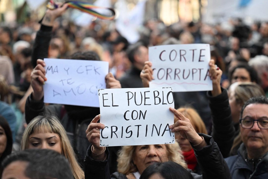 Manifestación en respaldo de la ex presidenta Cristina Fernández en Buenos Aires, Argentina. Foto